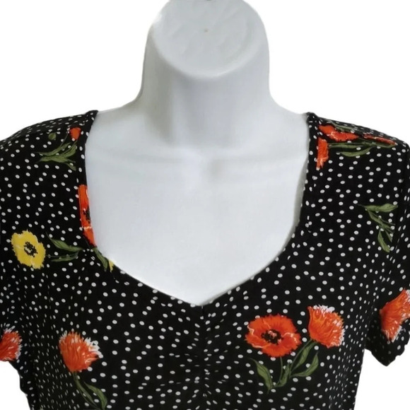Poison Ivy Scoop V-Neck Floral/Polka Dot Shirt, S - Picture 2 of 6